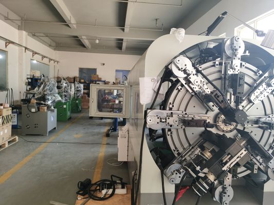 Πολυλειτουργική μηχανή περιέλιξης ελατηρίου CNC με συστήματα περιστροφής σύρματος